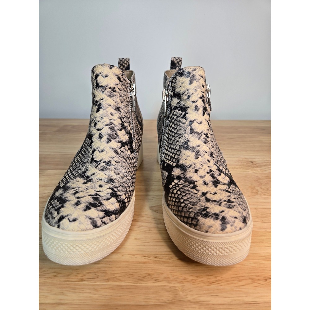 Steve Madden Wedgie Snakeskin Hidden Wedge Sneakers Grey Cream WEDG01S1 10M